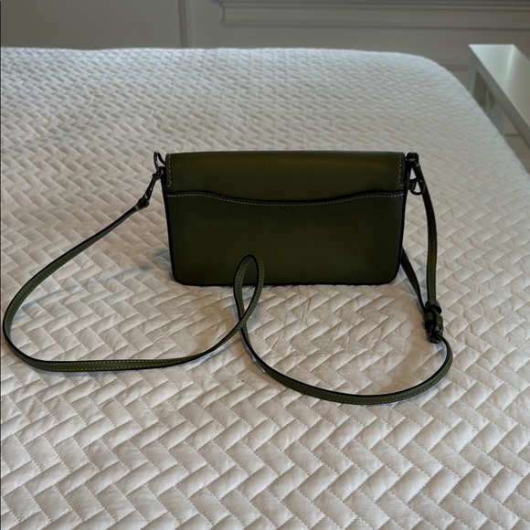Coach - Elegant Army Green Leather Crossbody Bag - Picture 3 of 11